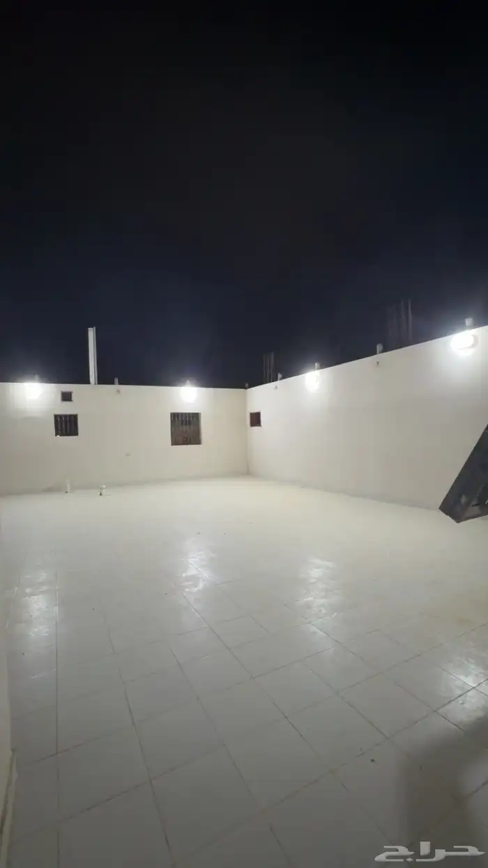 للإيجار شقة بحي المروج 3 غرف 17
