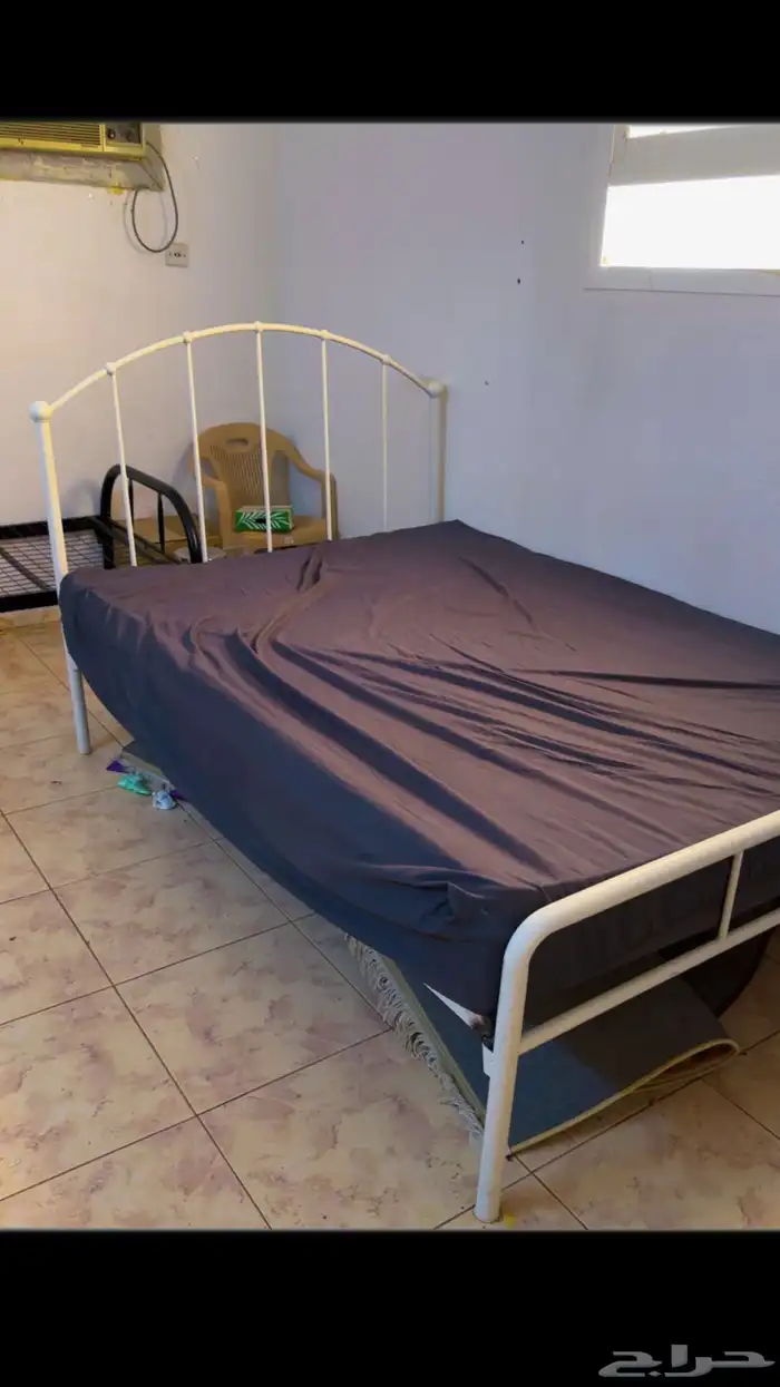 سرائر و مراتب و طقم كنب كلها بحالة ممتازة والبيع سمح 2