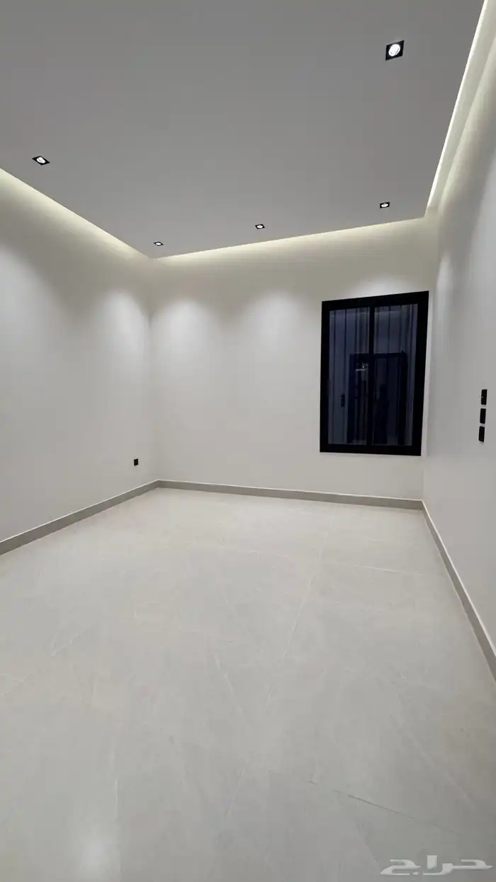 للبيع ادوار ارضيه وروف علوى على ارقى المستويات المحاله ابها 47
