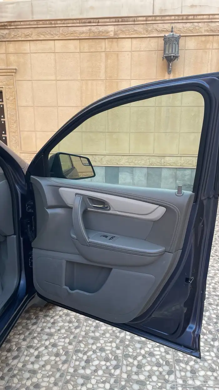 ترافيرس 12