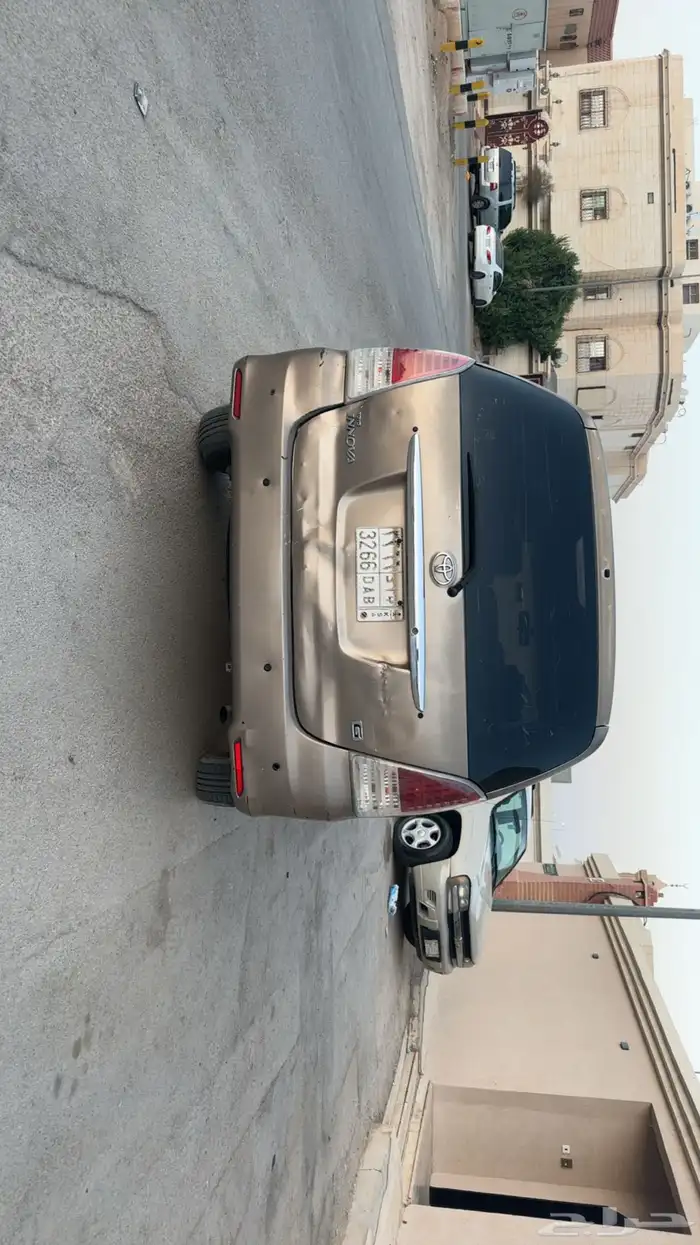 انوفا 2010 للبيع 2