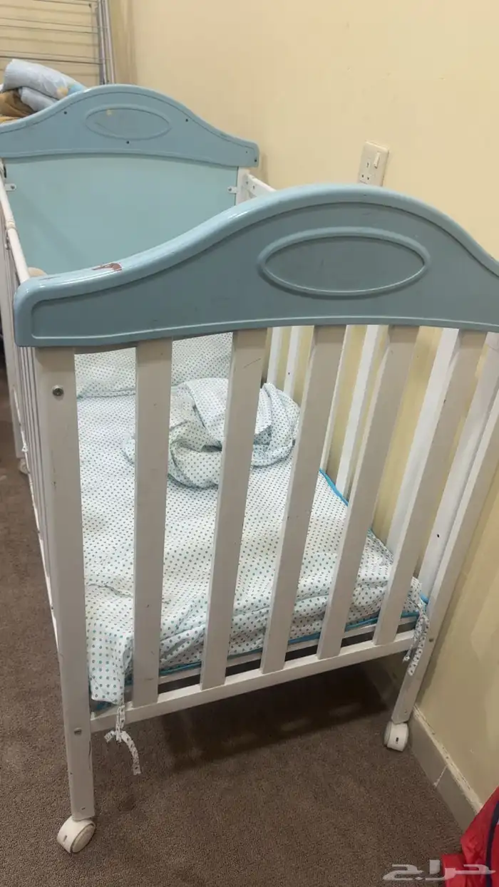 سرير اطفال 1