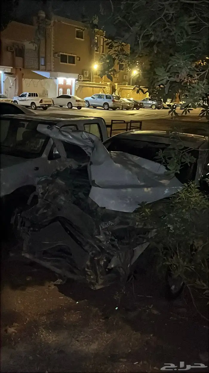 كامري 2018 فل كامل للبيع السياره كامله السياره مصدومه 4