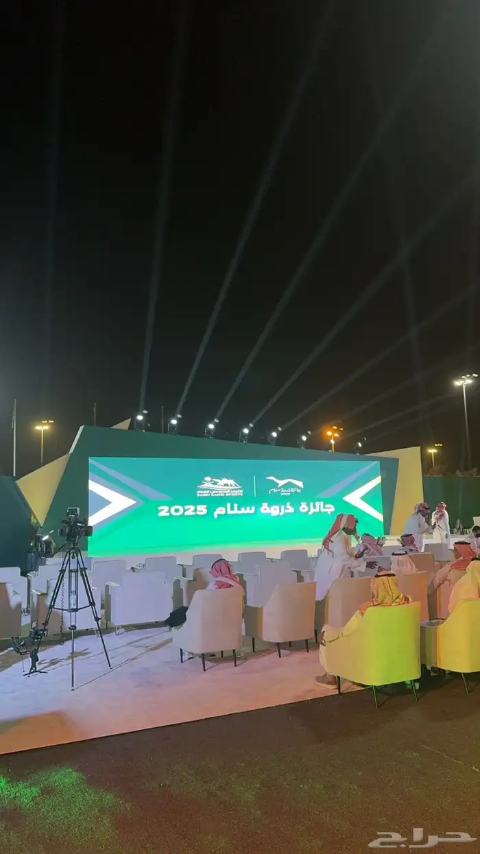 تاجير شاشات واضائات وسستم صوت وخشب 22