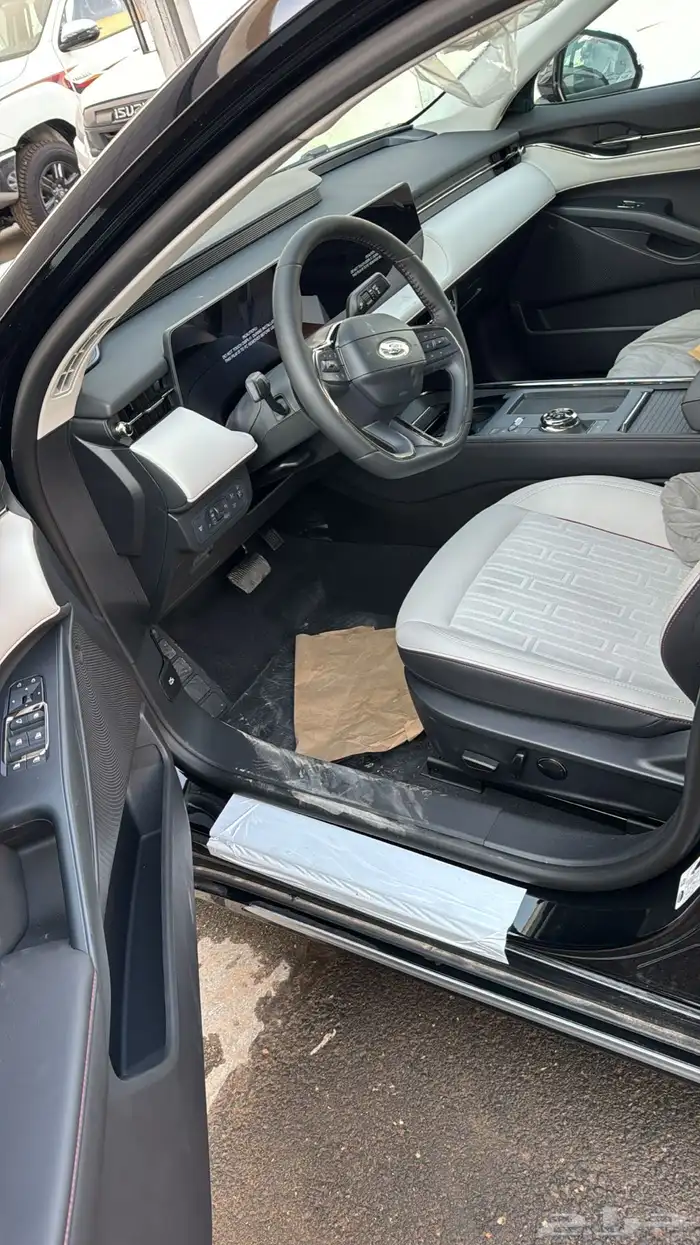 فورد تورس ترند نص فل بنزين 2026 سعودي صيانه مجانيه 13