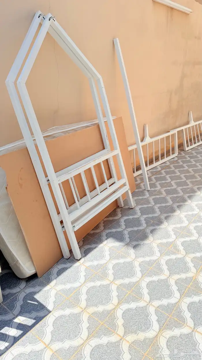سريرين اطفال بحواجز مع مراتبه الموقع السليل 0