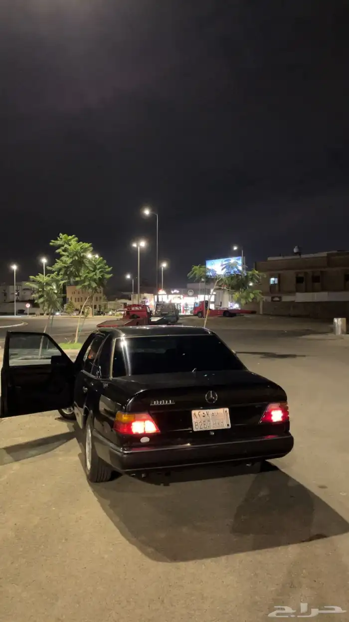 مرسيدس E300 1990 2