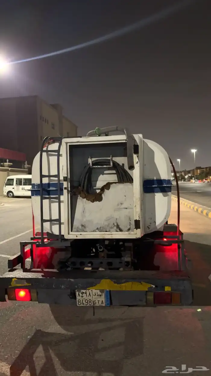 وايت تنكر ايسوزو نقل مياه 2004 ديزل 0