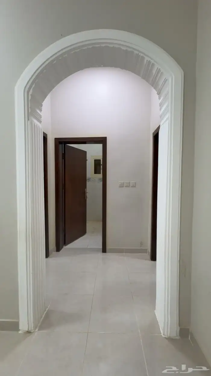 للإيجار شقة بحي المروج 3 غرف 9
