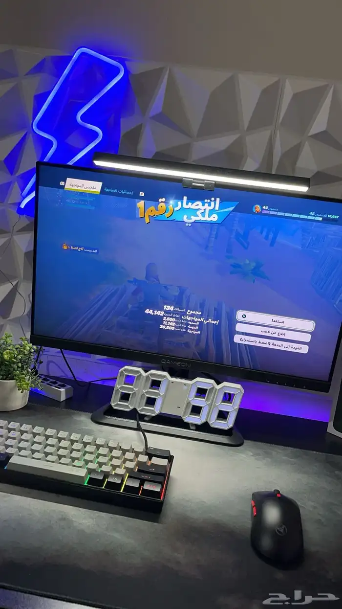 شاشة قمنق مع ماوس وكيبورد 6