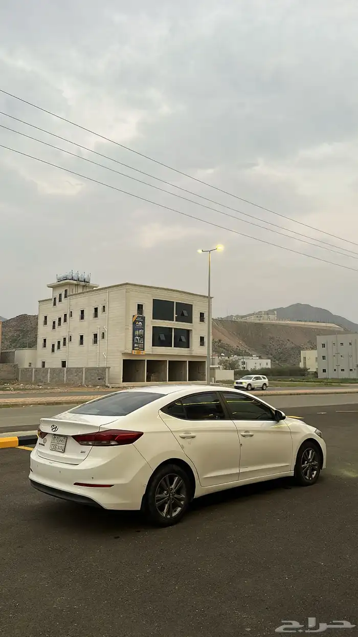 الانترا 2018 مكينه 2000 8