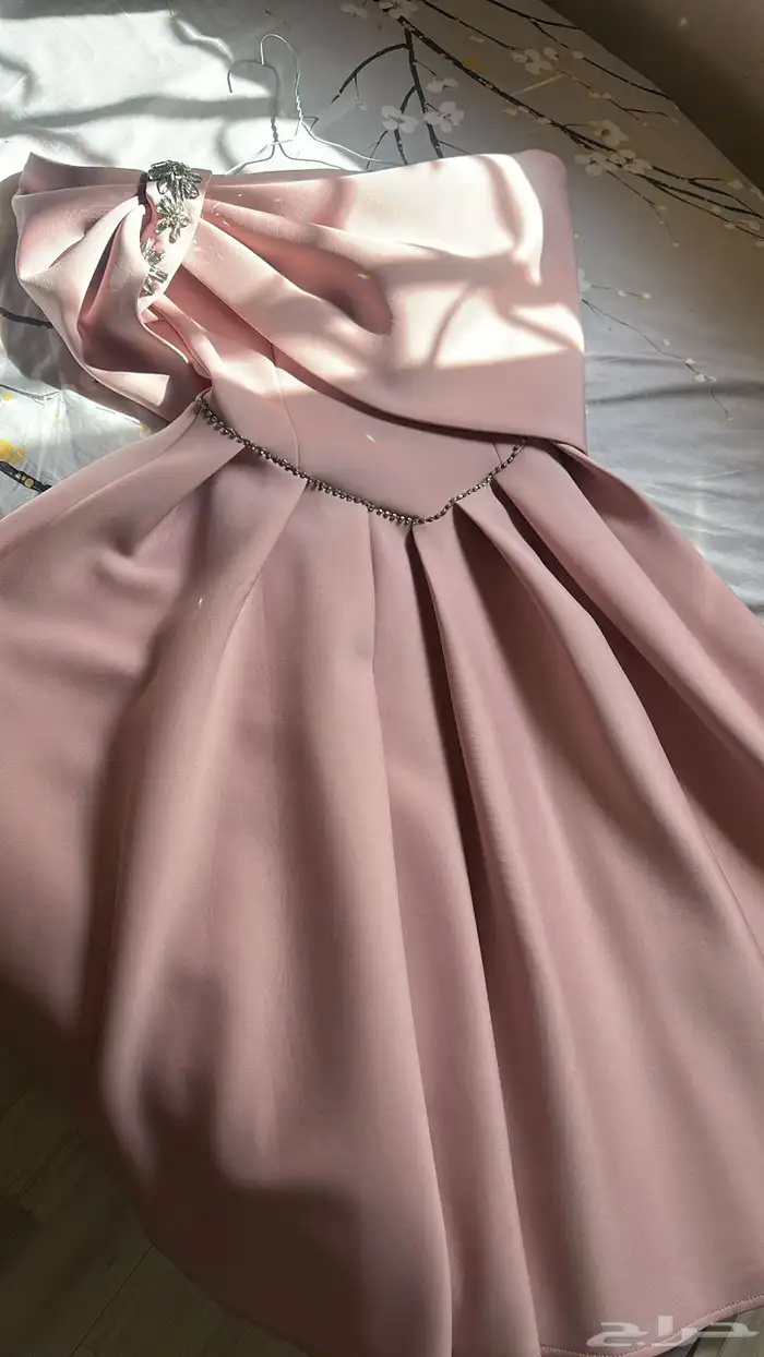 فساتين للبيع استخدام واحد فقط 0