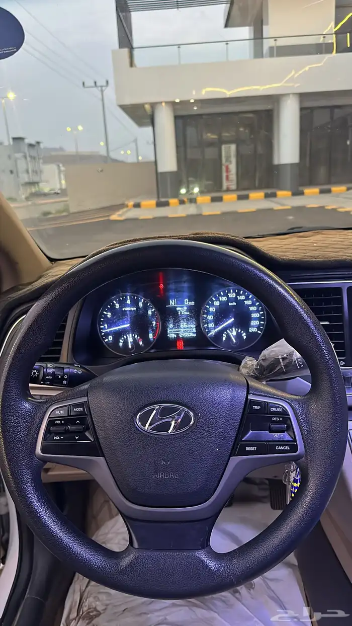 الانترا 2018 مكينه 2000 10