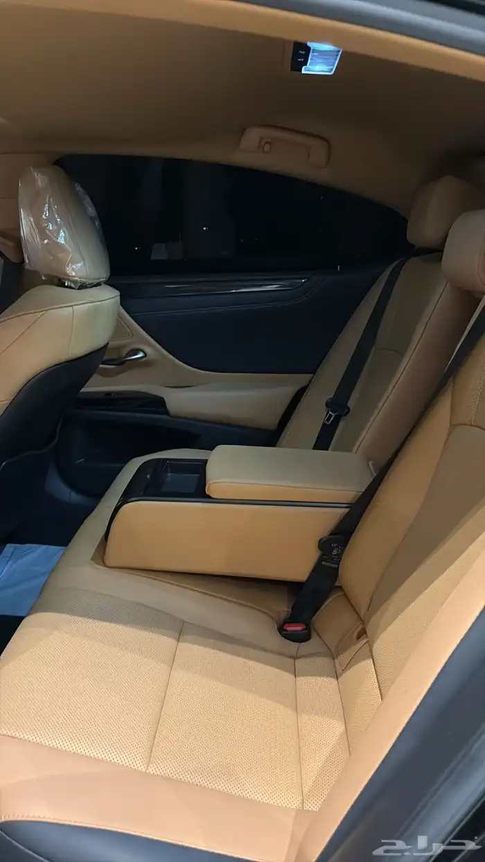 لكزس ES 300h BH 2024 قير اوتماتيك هايبرد 5