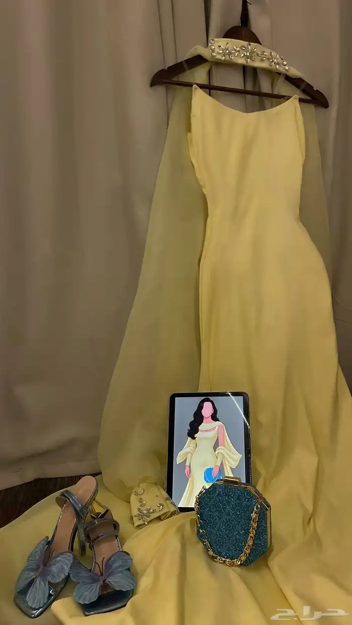 فستان مستعمل للبيع 0