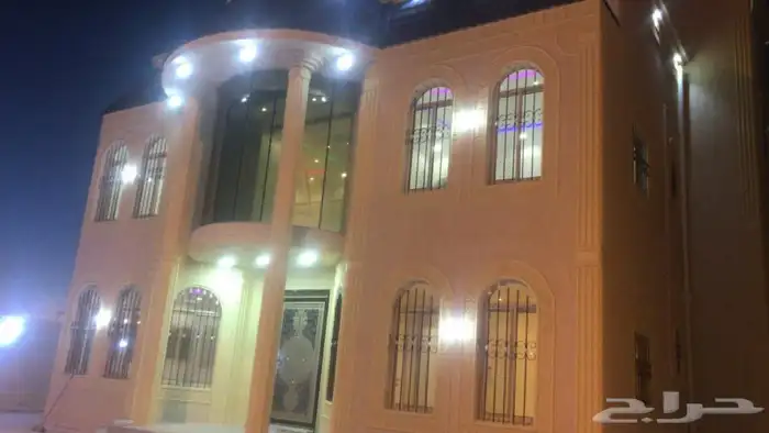 فيلا مكونة من دورين وملحق للبيع 0