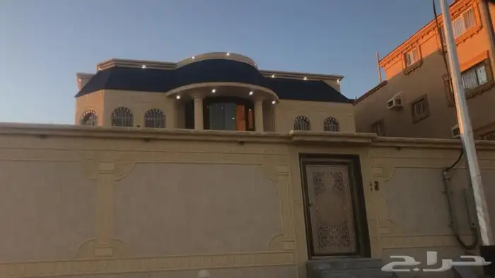 فيلا مكونة من دورين وملحق للبيع 1