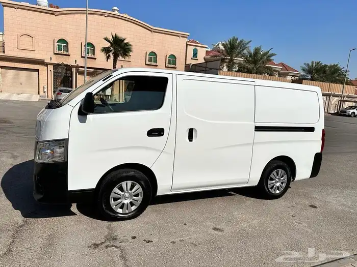 نيسان اورفان2021 ديزل بضاعه جير عادي ماشي قليل محركات وكالة 13