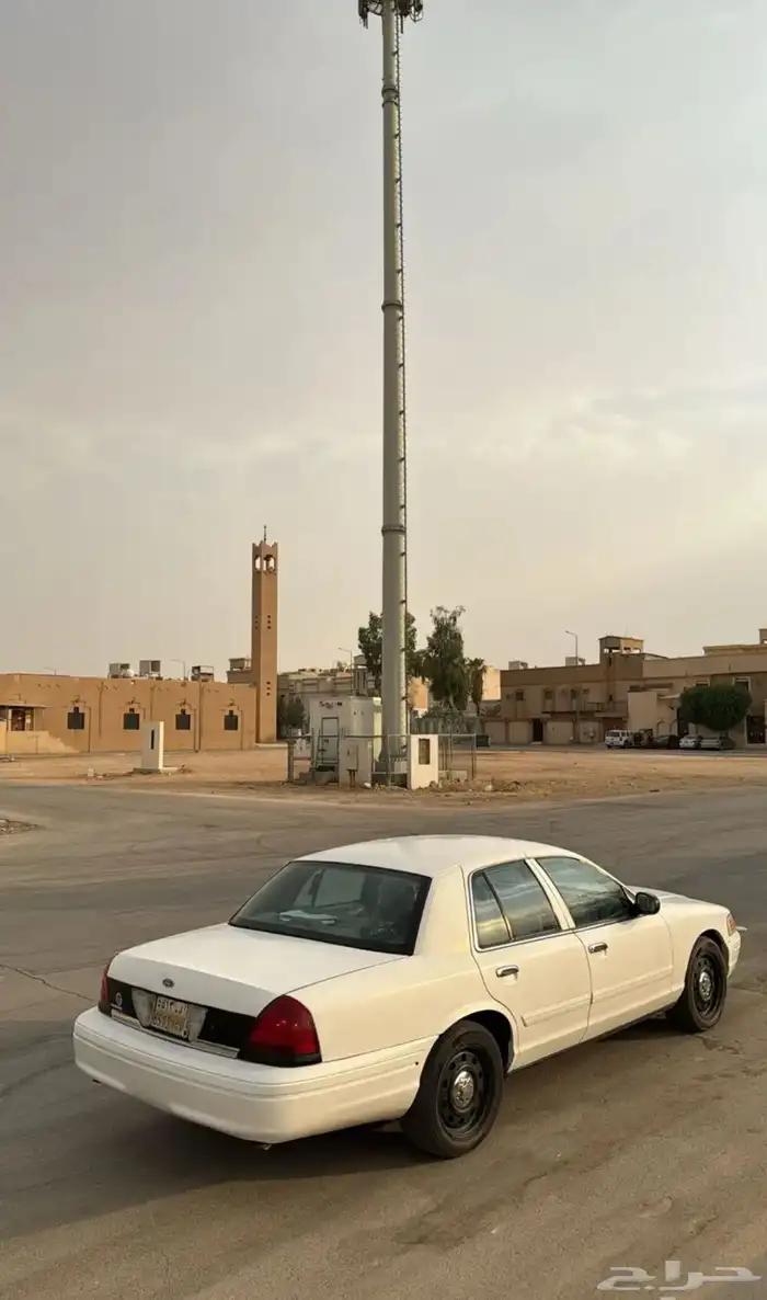 فورد فكتوريا بوليسي 4