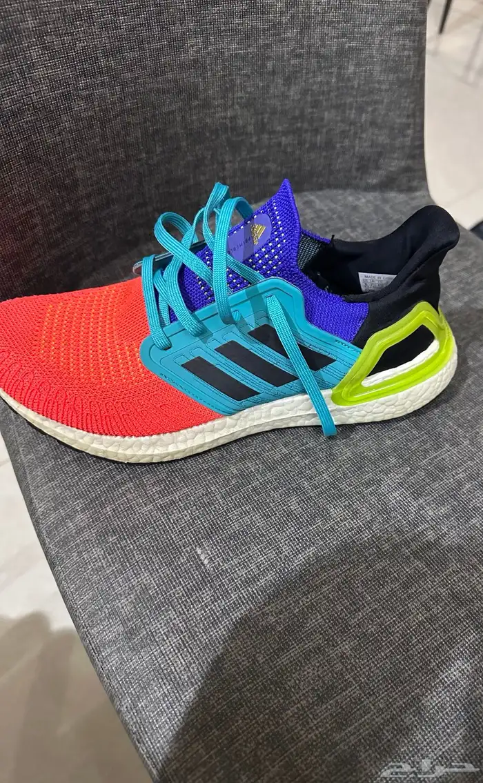كوتش adidas مقاس 41 مستعمل خفيف 3
