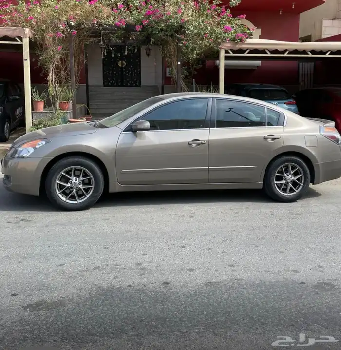 بيع سياره التيما 0