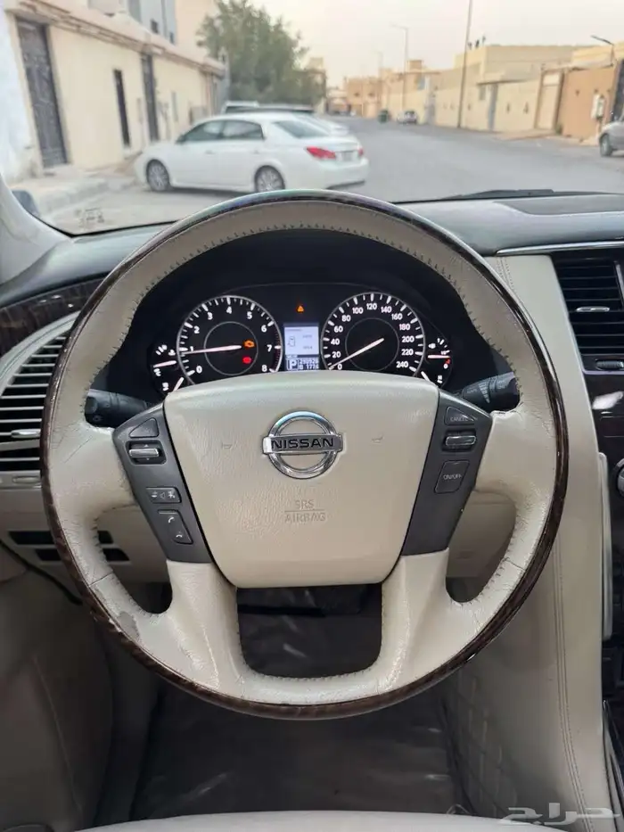 نيسان 9