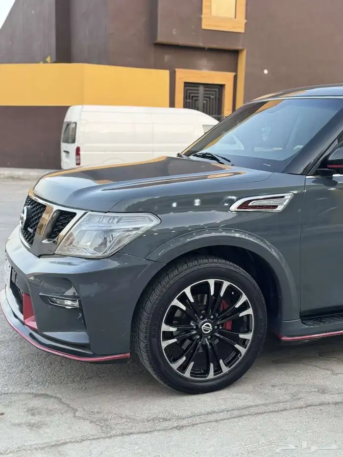 نيسان 10