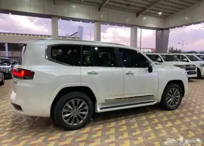 لاندكروزر VXR 2024 سعودي 3