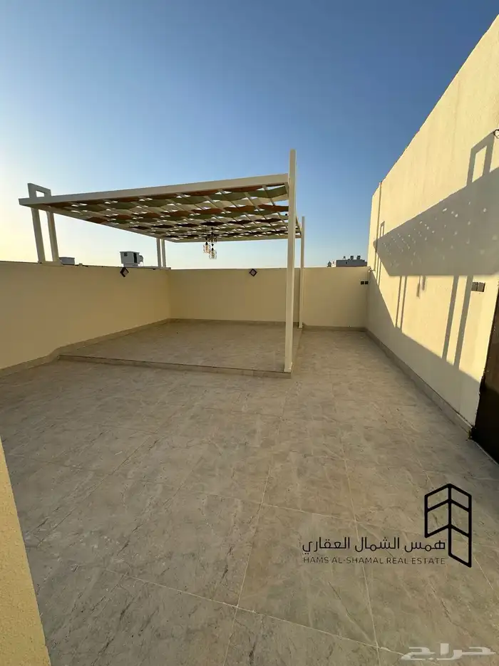 للبيع روف علوي حي الاخضر 12