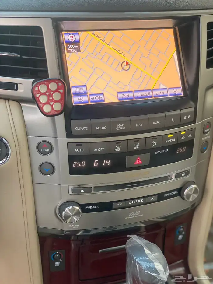 جيب لكزس LX570 موديل 2013 DD فل كامل نظيف 23