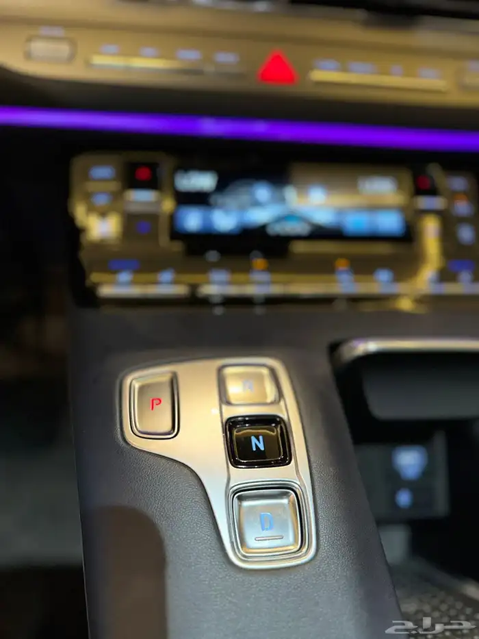 ازيرا 2021 ( بنزين V6 ) عداد ديجتال فل كامل بحالة الوكالة 15