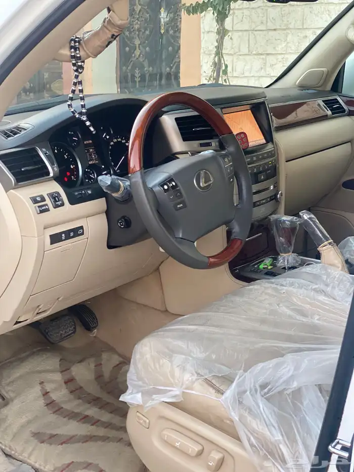 جيب لكزس LX570 موديل 2013 DD فل كامل نظيف 21