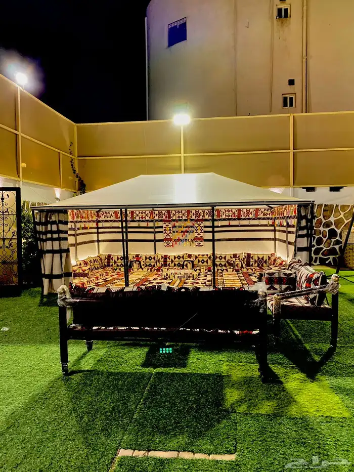 بيت شعر ملكي 0