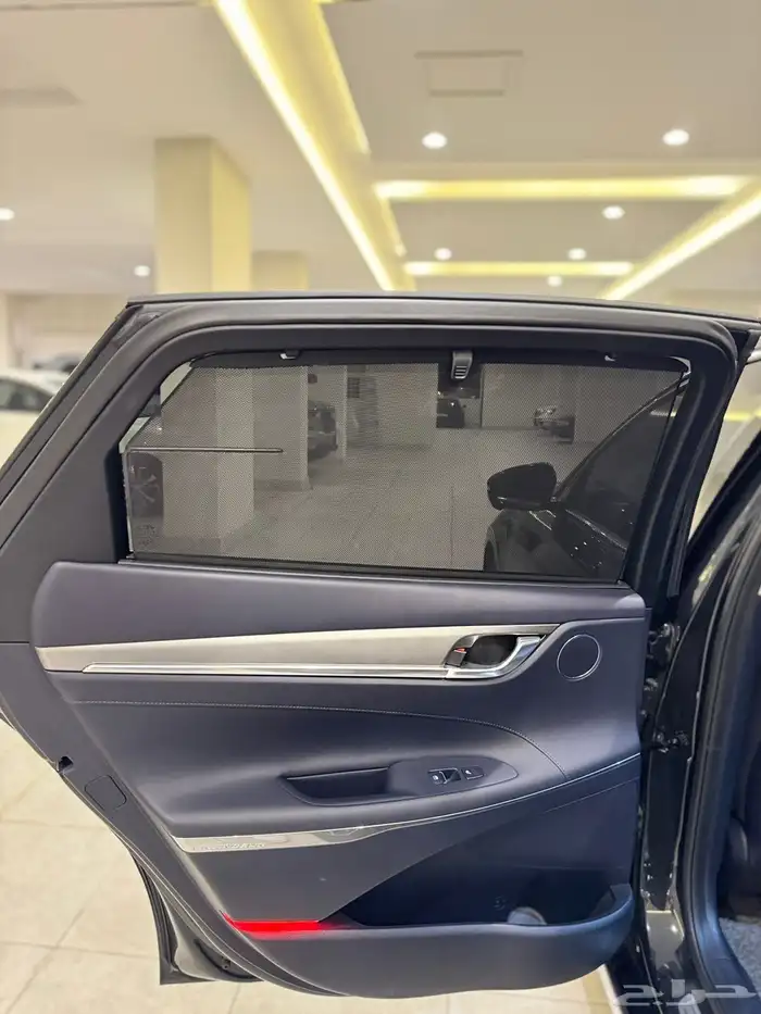 ازيرا 2021 ( بنزين V6 ) عداد ديجتال فل كامل بحالة الوكالة 24