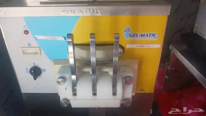 مكينه ايسكريم جلمت نضيف جدا  ماشاءالله 0