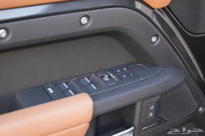 2025 ديفندير HSE X-Dynamic P400 V6 ضمان خمس سنوات جديد 8