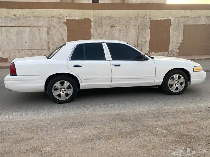 فورد فكتوريا بوليسي 2010 2