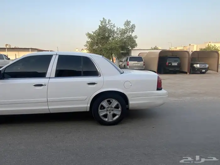 فورد فكتوريا بوليسي 2010 13