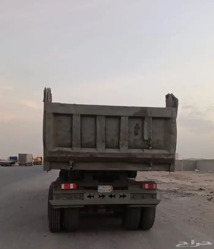 للبيع صندوق قلاب 18 متر 1