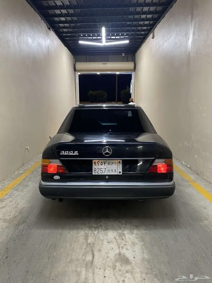 مرسيدس E300 1990 7