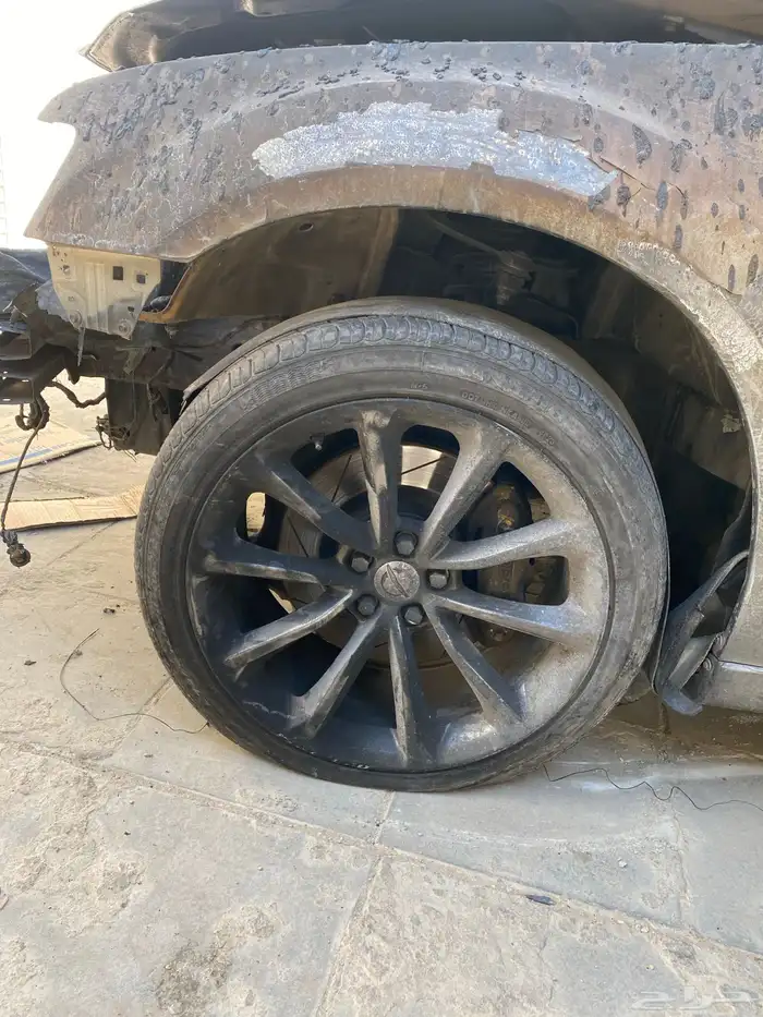 كرايزلر SRT 2014 محروق خارجي فقط للبيع تشليح او قطع 8