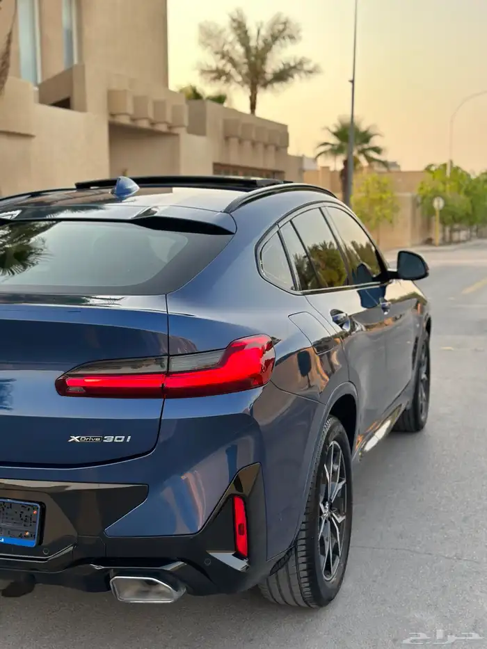 بي ام X4 موديل 2023 ماشيه 27 الف فقط ضمان وصيانه 50