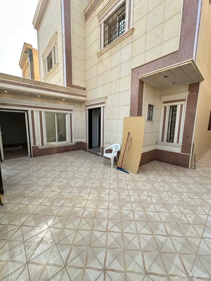 للايجار دور ارضي بحي اشبيلة ب65 الف دفعة 10