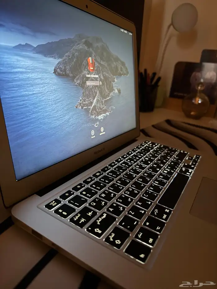 جهاز ماك بوك اير شبه جديد ( MacBook Air 2017 ) 4