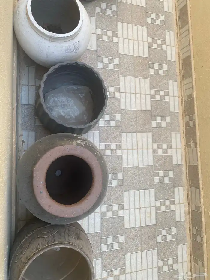 جره فخار عددها 4 احجامها مختلفه وأشكالها مختلفه 0