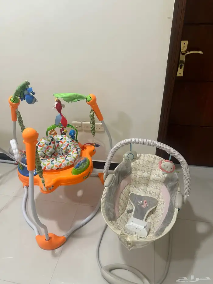 كرسي أطفال و جامبر بحالة جيدة حدا 1