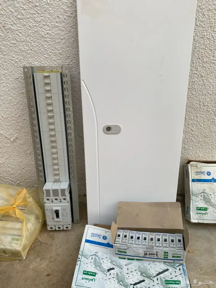 2 طبلون كهرباء 36 خط مع القواطع للبيع 10