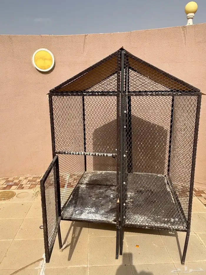 قفص. كبير. متر في متر ونصف ارتغاع. 0