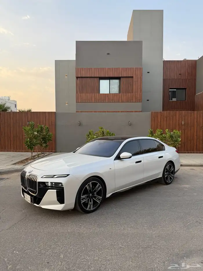 بي ام دبليو LI735 2024 M KIT 4