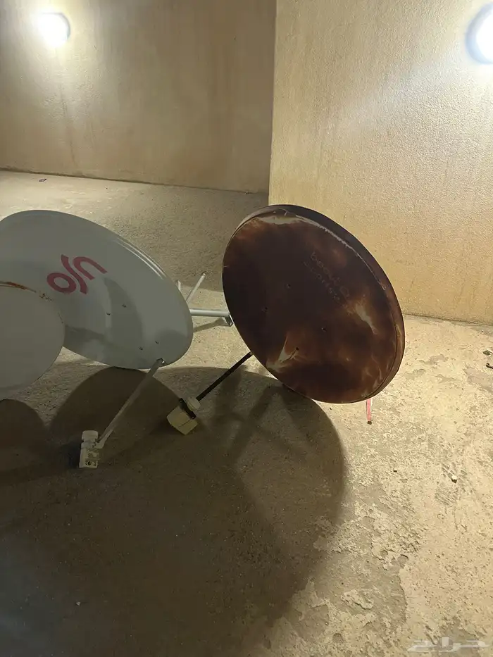 صحن دش عدد 2 كبير وعدد 2 صغير مع اسلاك 1